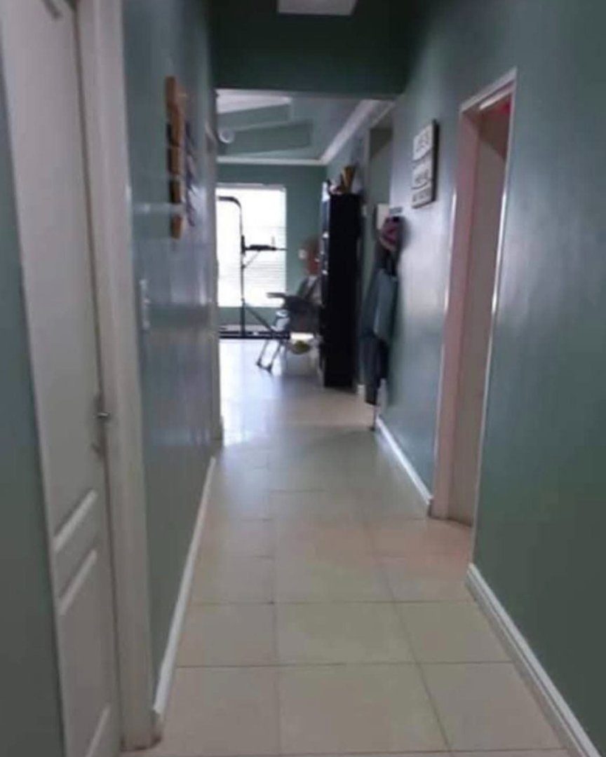  Bedroom Property for Sale in Highlands Estate Western Cape